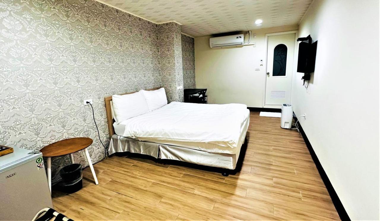 Appartement Shining House à Tainan Extérieur photo
